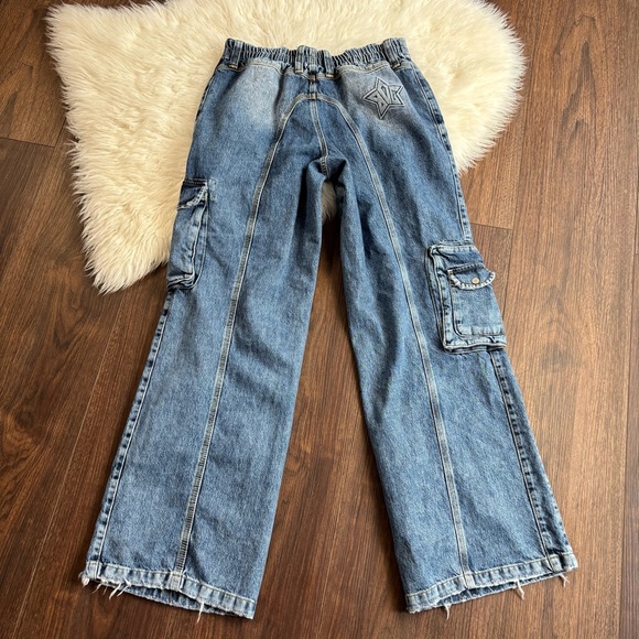 BDG Urban Outfitters NWT Women’s Medium Baggy Cargo Distressed Elastic Jeans - Picture 11 of 13